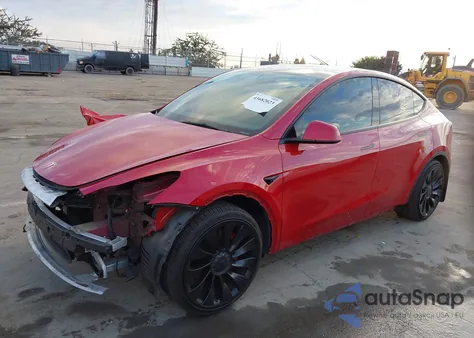 2022 Tesla Model Y Performance Dual Motor All-Wheel Drive z USA, uszkodzony, nr VIN 7SAYGDEF7NF437430